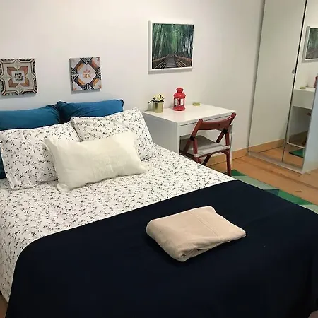 New! Beautiful Spacious Flat In Central Location! Homestay