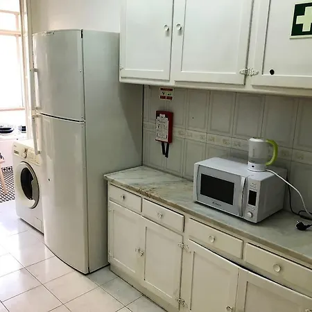 Homestay New! Beautiful Spacious Flat In Central Location! *