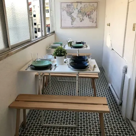 New! Beautiful Spacious Flat In Central Location! Homestay Lisbon