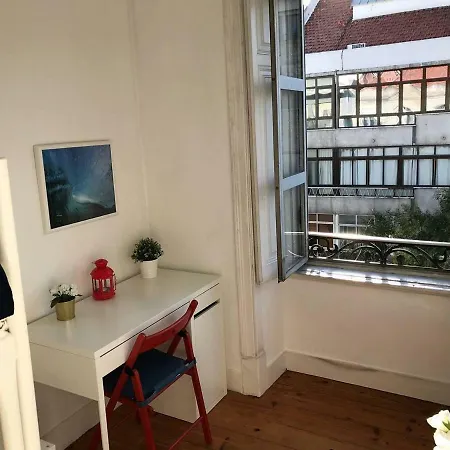New! Beautiful Spacious Flat In Central Location! * Lisbon