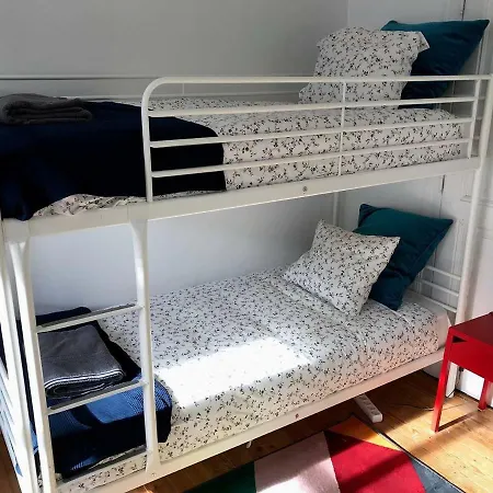 Homestay New! Beautiful Spacious Flat In Central Location! *