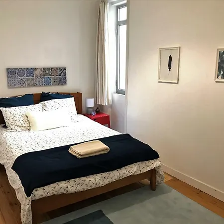 New! Beautiful Spacious Flat In Central Location! Homestay *