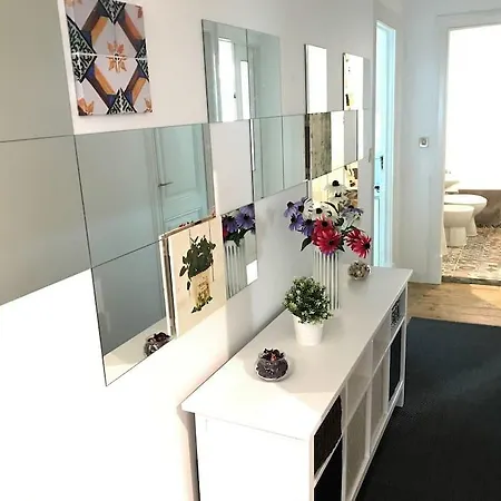New! Beautiful Spacious Flat In Central Location! Homestay szállás Lisboa