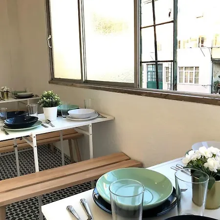Homestay szállás New! Beautiful Spacious Flat In Central Location! Lisboa