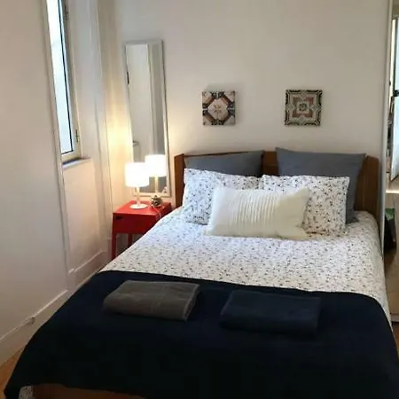 New! Beautiful Spacious Flat In Central Location! Homestay szállás Lisboa